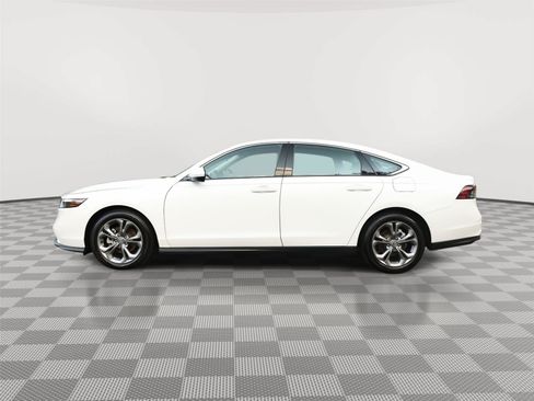 Used 2024 Honda Accord EX image 4