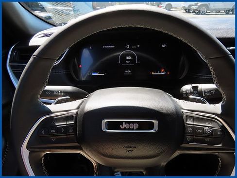 Certified 2024 Jeep Grand Cherokee Altitude AWD/4WD image 15