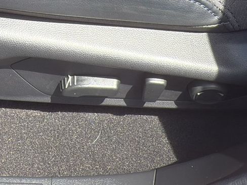 Used 2026 Subaru Forester Premium AWD/4WD image 21