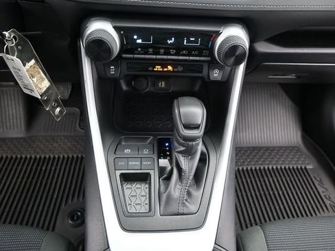 Used 2024 Toyota RAV4 LE image 8