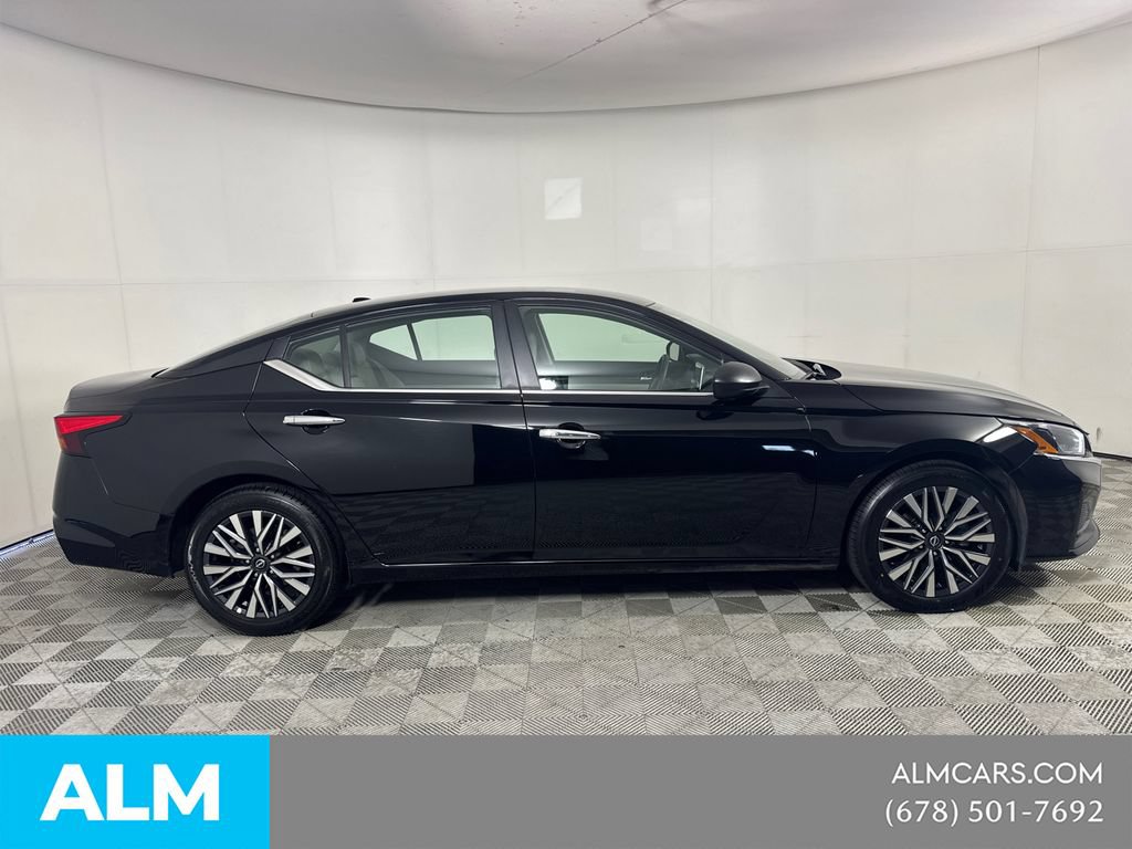 Used 2025 Nissan Altima 2.5 SV FWD image 4