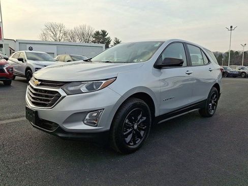 Used 2021 Chevrolet Equinox LS image 3