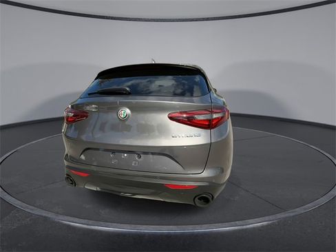 Used 2023 Alfa Romeo Stelvio Sprint image 7