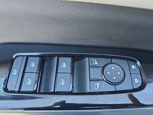 New 2026 Nissan Pathfinder SL image 30