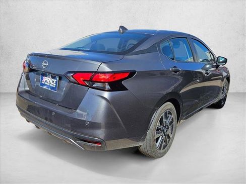 Used 2025 Nissan Versa SV image 3