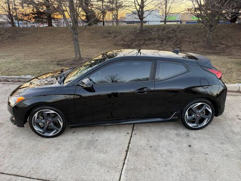 Used 2020 Hyundai Veloster Turbo FWD image 16