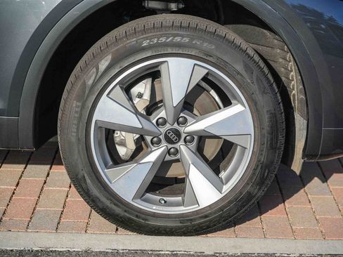 Certified 2023 Audi Q5 2.0T Premium Plus w/ Premium Plus Package AWD/4WD image 12
