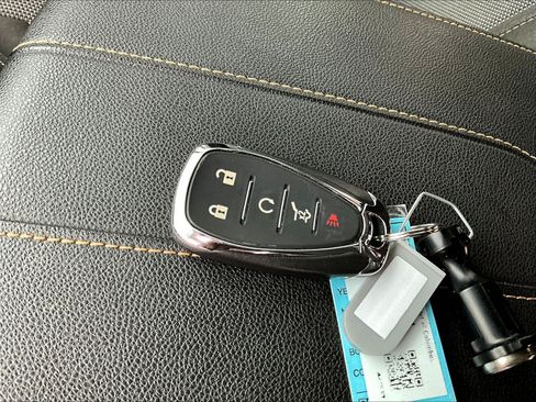 Used 2019 Chevrolet Traverse LT FWD image 34