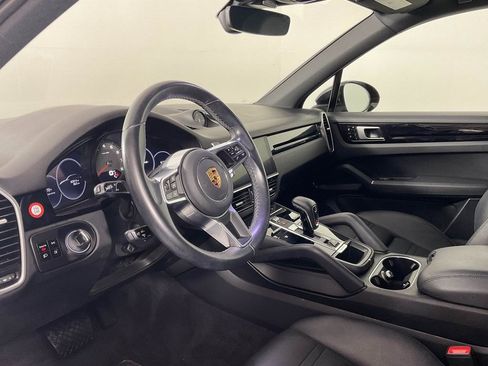 Used 2019 Porsche Cayenne AWD/4WD image 4