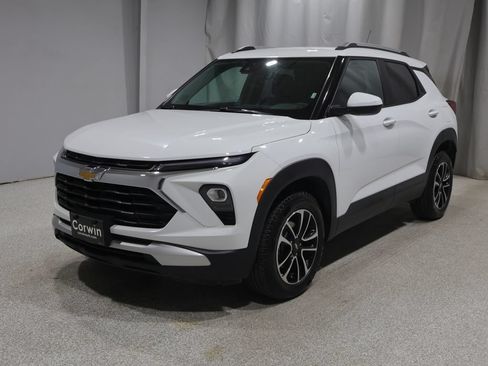 Used 2025 Chevrolet TrailBlazer LT AWD/4WD image 7