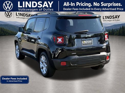 Used 2016 Jeep Renegade Latitude w/ Cold Weather Group FWD image 5