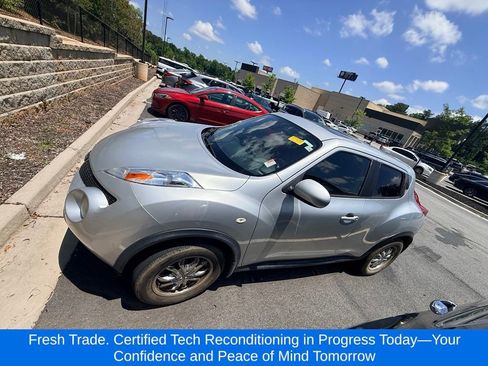 Used 2014 Nissan Juke SL FWD image 2
