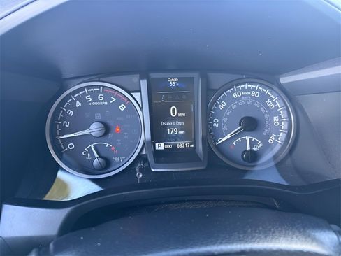 Used 2021 Toyota Tacoma TRD Off-Road image 21