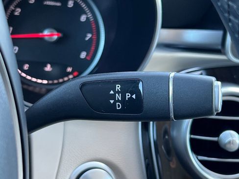 Used 2019 Mercedes-Benz GLC 300 image 25