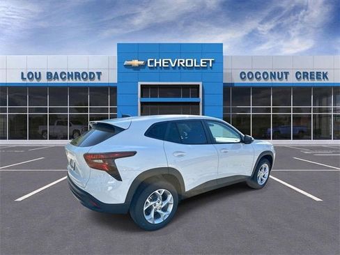 New 2026 Chevrolet Trax LS w/ LS Convenience Package image 8