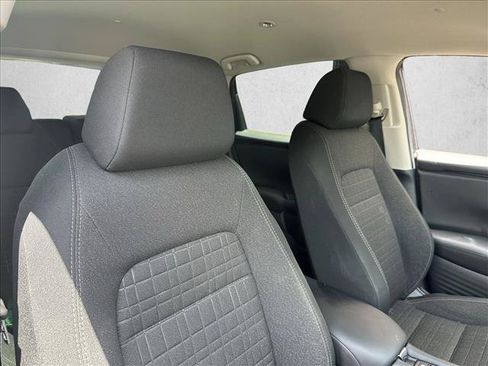 Used 2025 Honda HR-V LX image 24