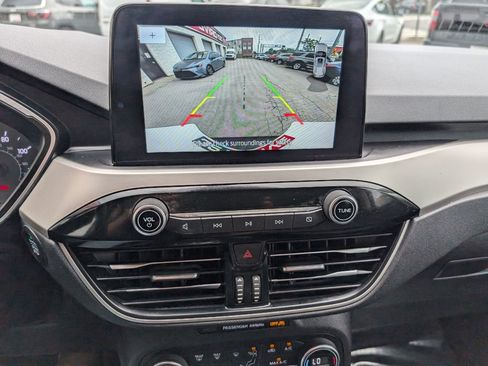 Used 2020 Ford Escape SEL image 23