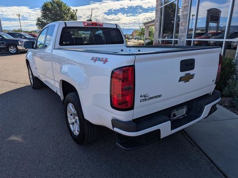 Used 2015 Chevrolet Colorado LT w/ LT Convenience Package AWD/4WD image 3