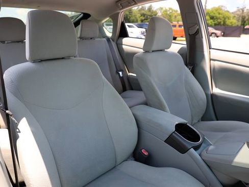 Used 2015 Toyota Prius Four image 16