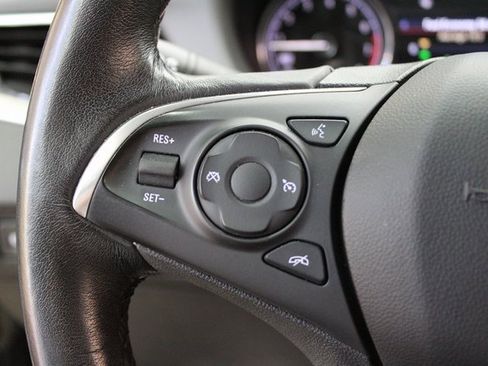 Used 2021 Buick Enclave Essence image 16