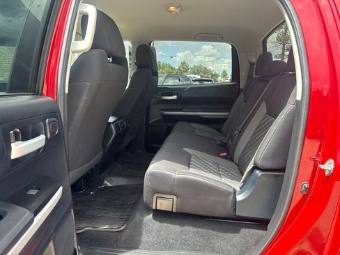 Used 2018 Toyota Tundra SR5 w/ SR5 Upgrade Package AWD/4WD image 11