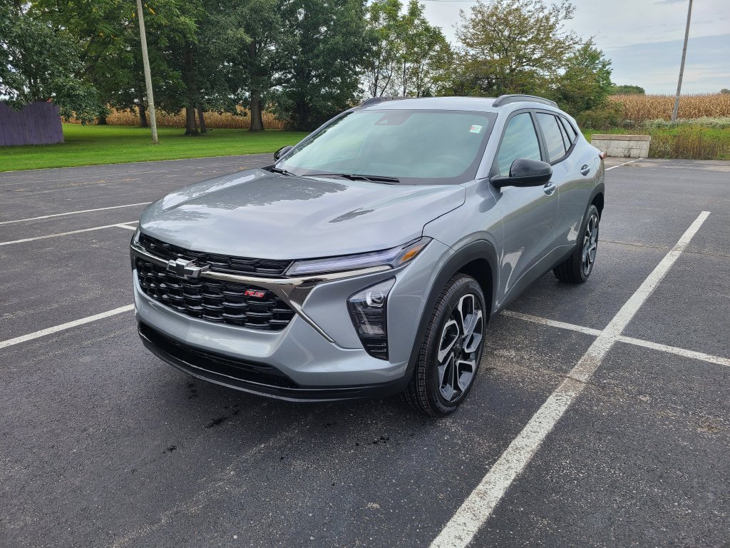 New 2026 Chevrolet Trax RS w/ Driver Confidence Package FWD image 3