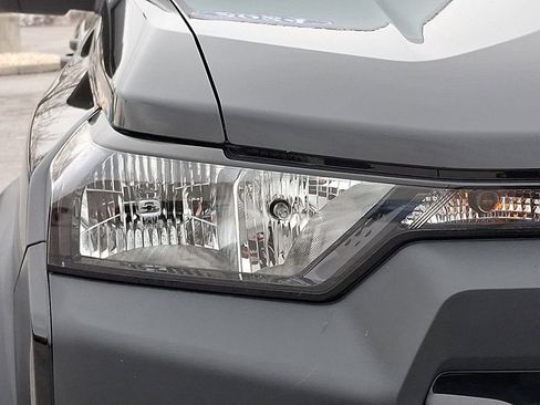 Used 2024 Chevrolet Colorado Trail Boss w/ Technology Package image 13