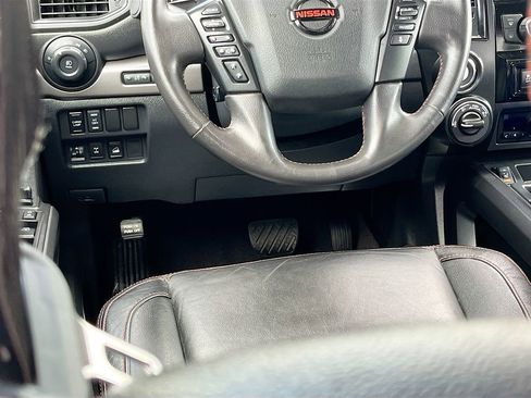 Used 2022 Nissan Titan PRO-4X w/ Pro-4x Convenience Package AWD/4WD image 23