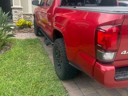 Used 2022 Toyota Tacoma SR AWD/4WD image 2