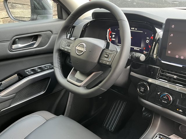 New 2026 Nissan Pathfinder SL AWD/4WD image 11
