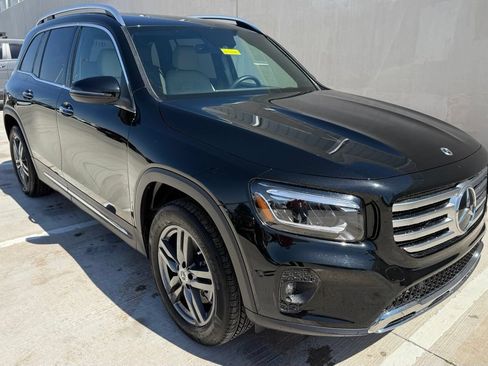 Used 2026 Mercedes-Benz GLB 250 image 2