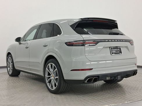 Certified 2022 Porsche Cayenne Turbo image 3