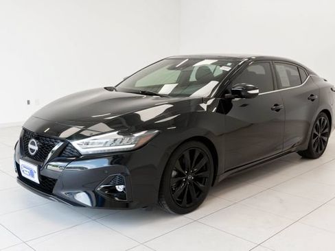 Used 2023 Nissan Maxima SR w/ Sport Mat Group FWD image 9