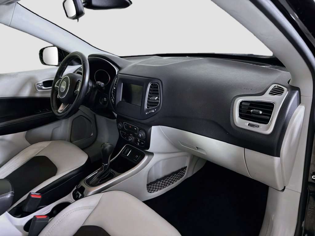 Used 2020 Jeep Compass Latitude FWD image 29