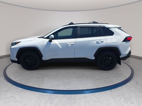 Used 2020 Toyota RAV4 LE AWD/4WD image 8
