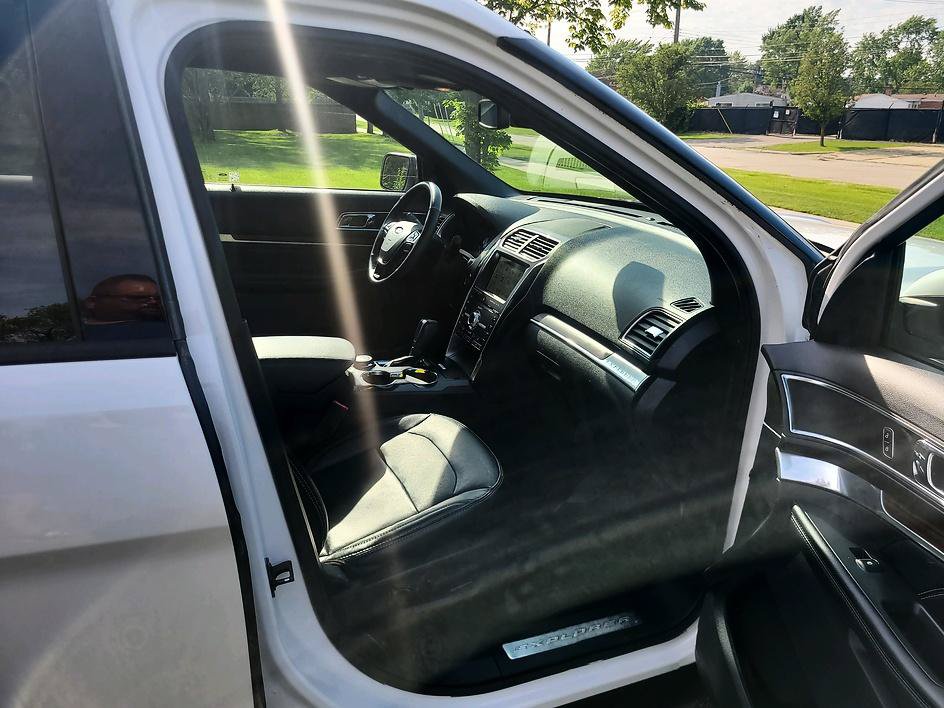 Used 2019 Ford Explorer Limited w/ Equipment Group 301A AWD/4WD image 46