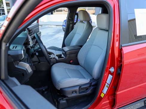 Certified 2026 Toyota Tacoma SR5 AWD/4WD image 36