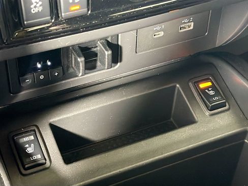 Used 2021 Nissan Titan PRO-4X w/ Pro-4x Convenience Package AWD/4WD image 21