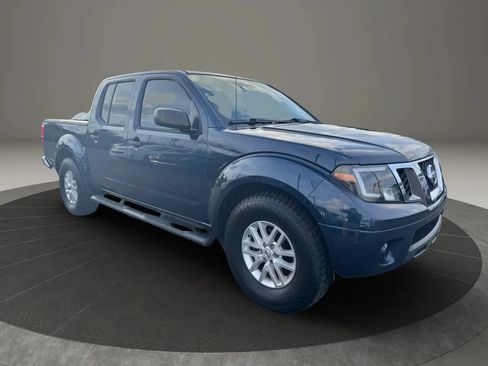 Used 2016 Nissan Frontier SV RWD image 2