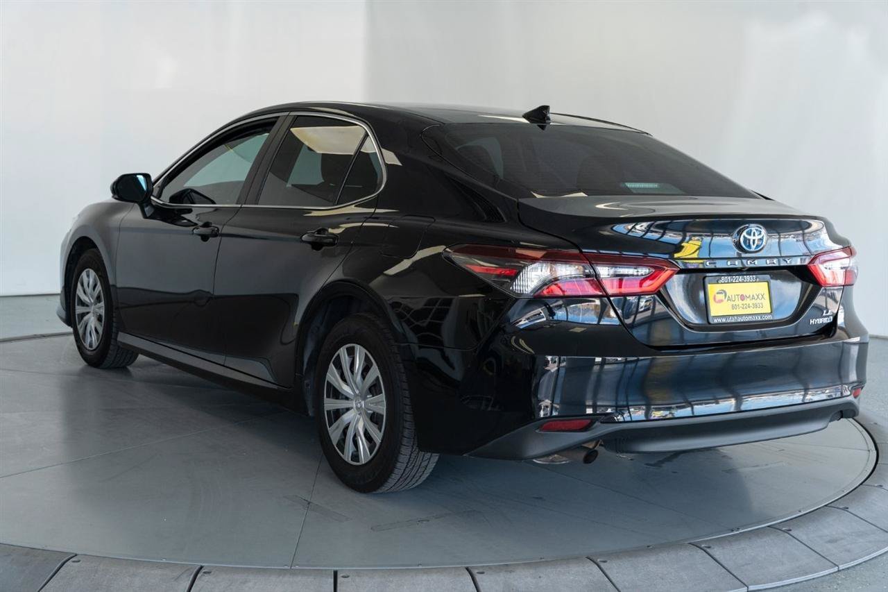 Used 2023 Toyota Camry LE FWD image 5