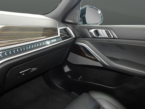 Used 2025 BMW X6 xDrive40i w/ Climate Comfort Package image 19