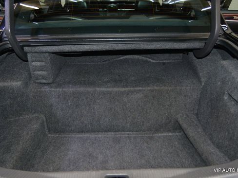 Used 2005 Lincoln Town Car Signature Limited image 34