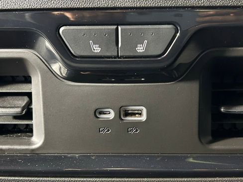 Used 2024 Chevrolet Silverado 2500 ZR2 w/ Technology Package AWD/4WD image 18