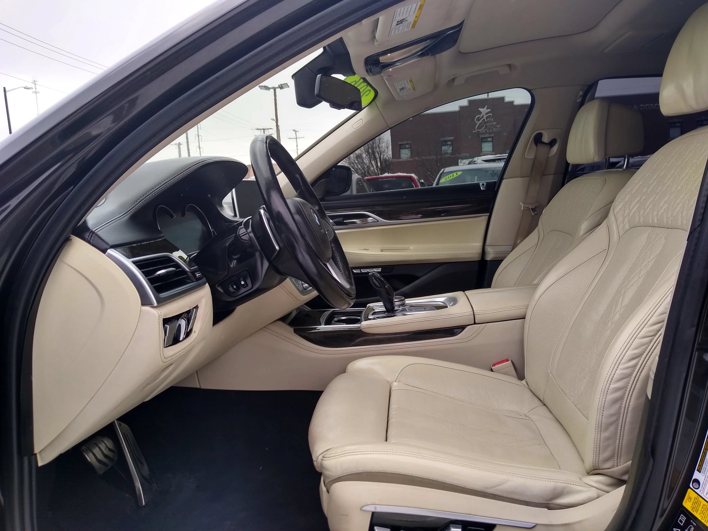 Used 2016 BMW 750i xDrive AWD/4WD image 12
