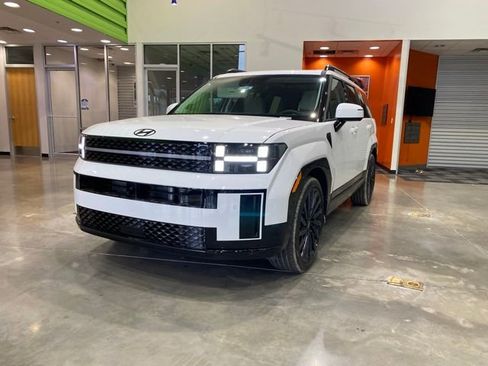 Used 2025 Hyundai Santa Fe Calligraphy image 3