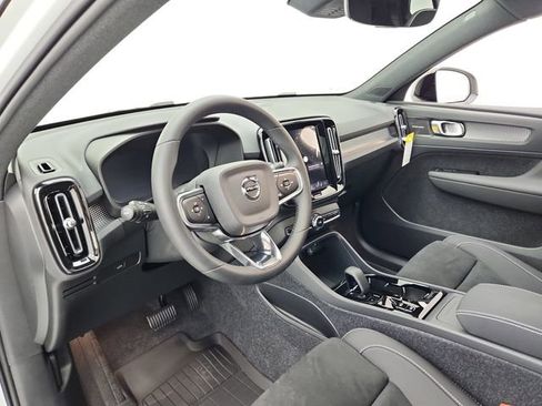 New 2026 Volvo XC40 B5 Ultra w/ Climate Package image 20