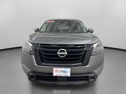 Used 2023 Nissan Pathfinder SV w/ SV Premium Package AWD/4WD image 2