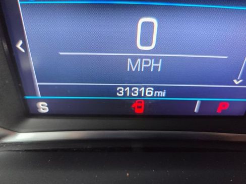 Used 2022 GMC Acadia SLE w/ Driver Convenience Package FWD image 25