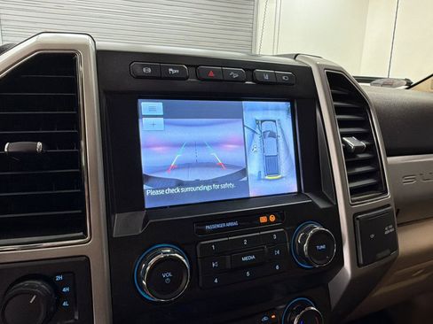 Used 2021 Ford F250 Lariat w/ Lariat Ultimate Package AWD/4WD image 25