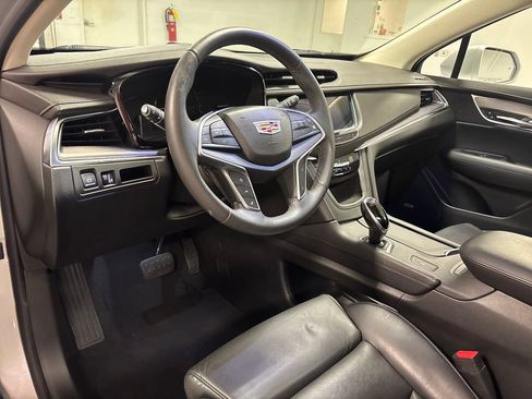 Used 2017 Cadillac XT5 Luxury w/ Driver Awareness Package FWD image 27